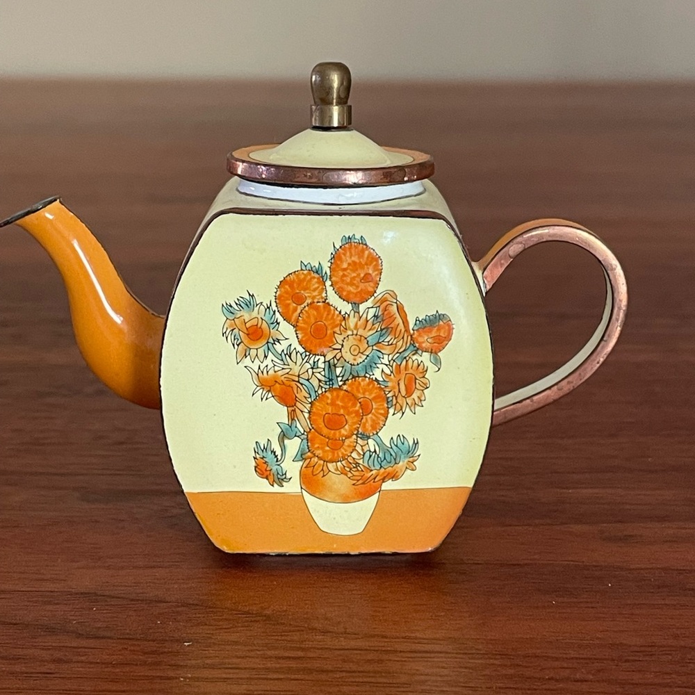 Charlotte Di Vita miniature teapot